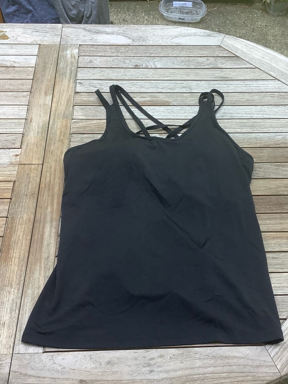 Gap Fit Top with built in sports bra, size L